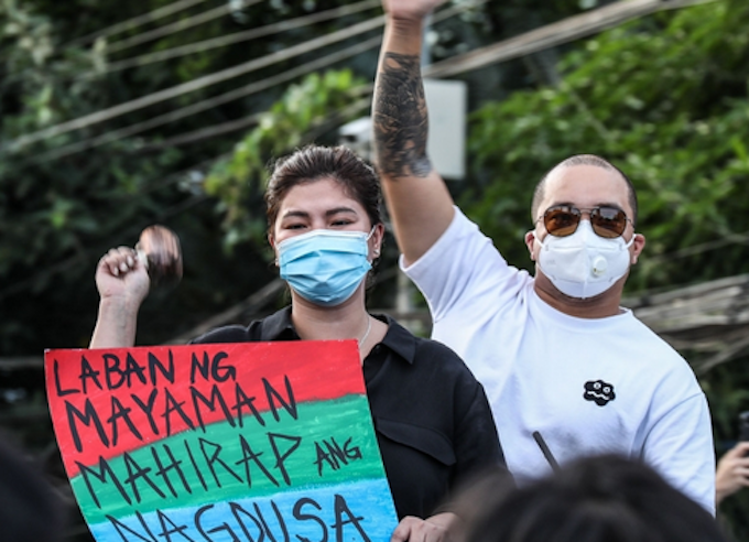 Stars join the rally