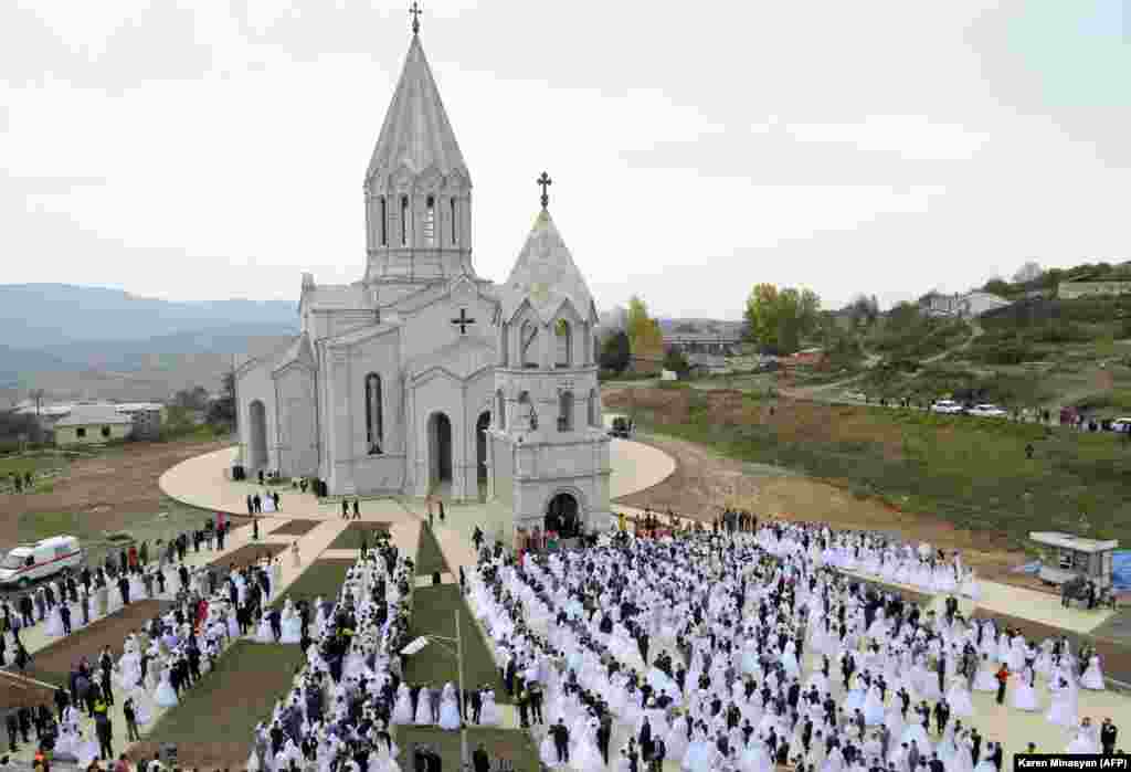 Ghazanchetsots, which is considered to be the cathedral of Shushi/Susa. The photograph was taken in 2008 during a mass wedding ceremony.